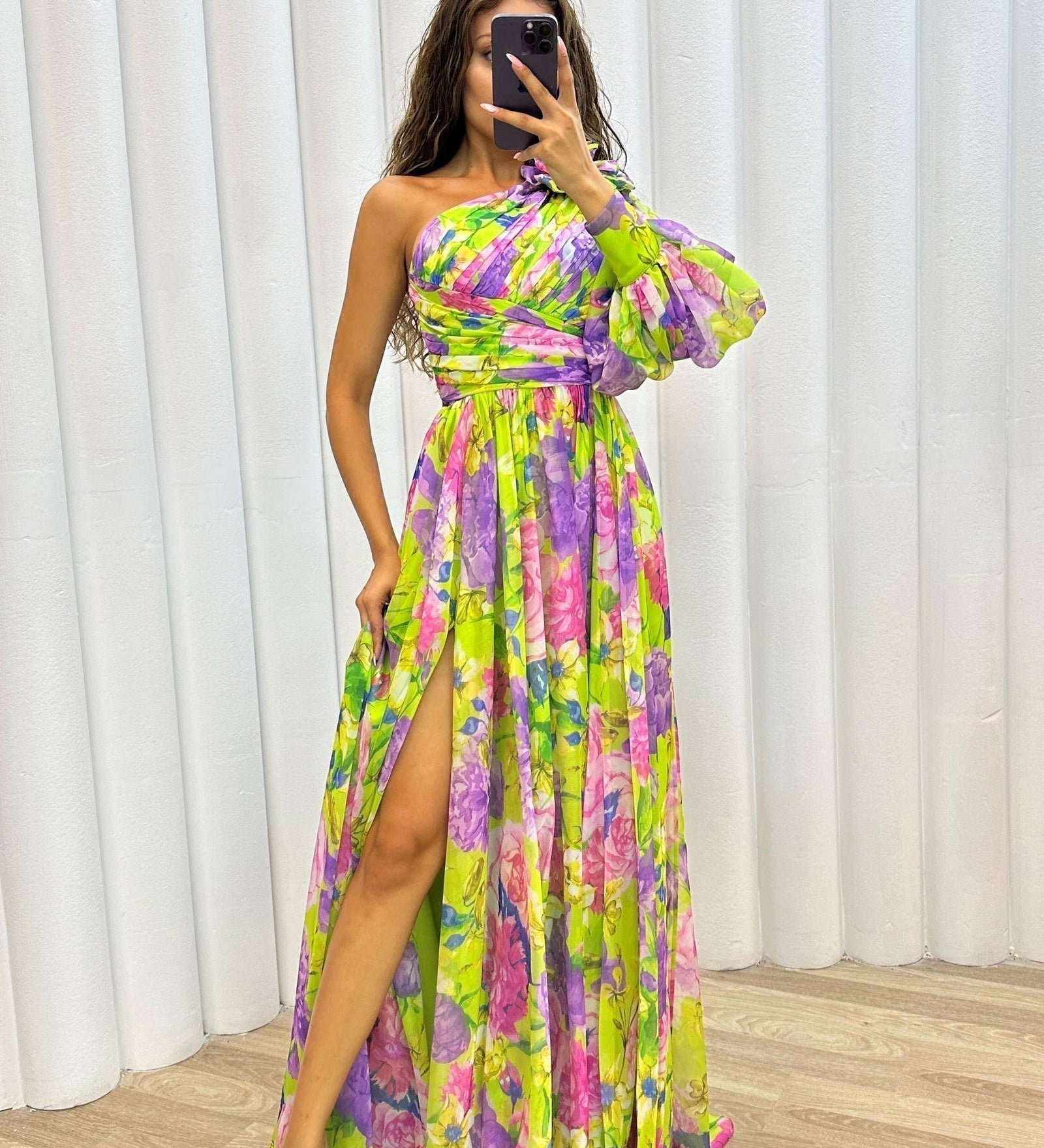 Whitney - Elegant Flowy Dress