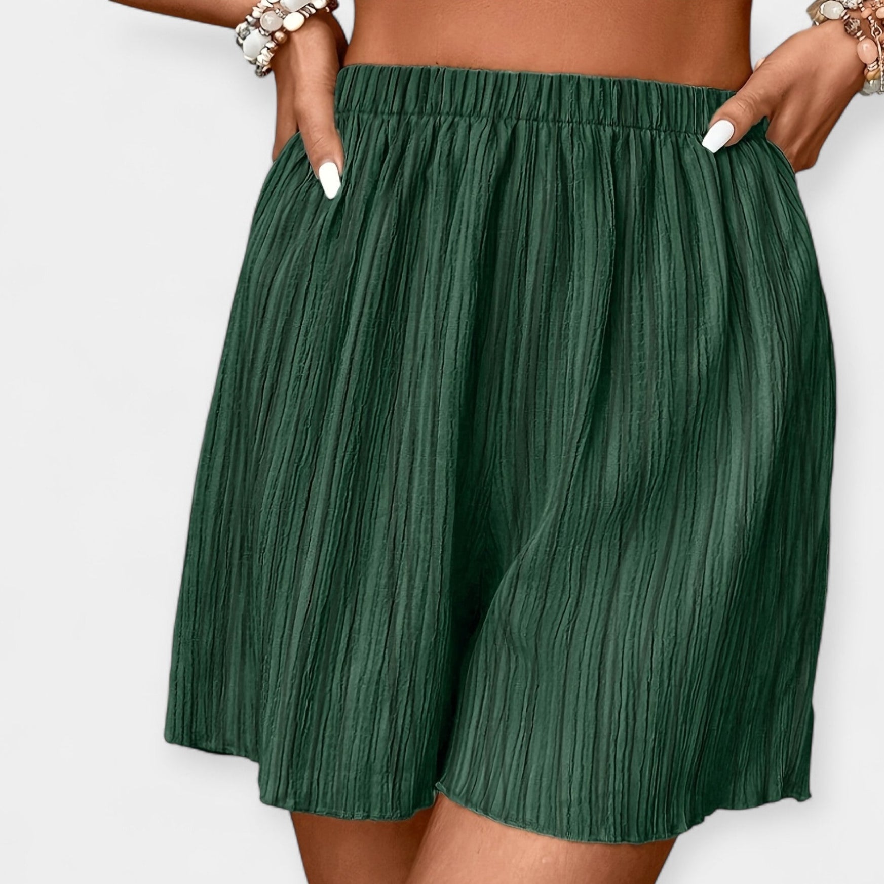 Elegant pleated trousers