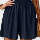 Elegant pleated trousers