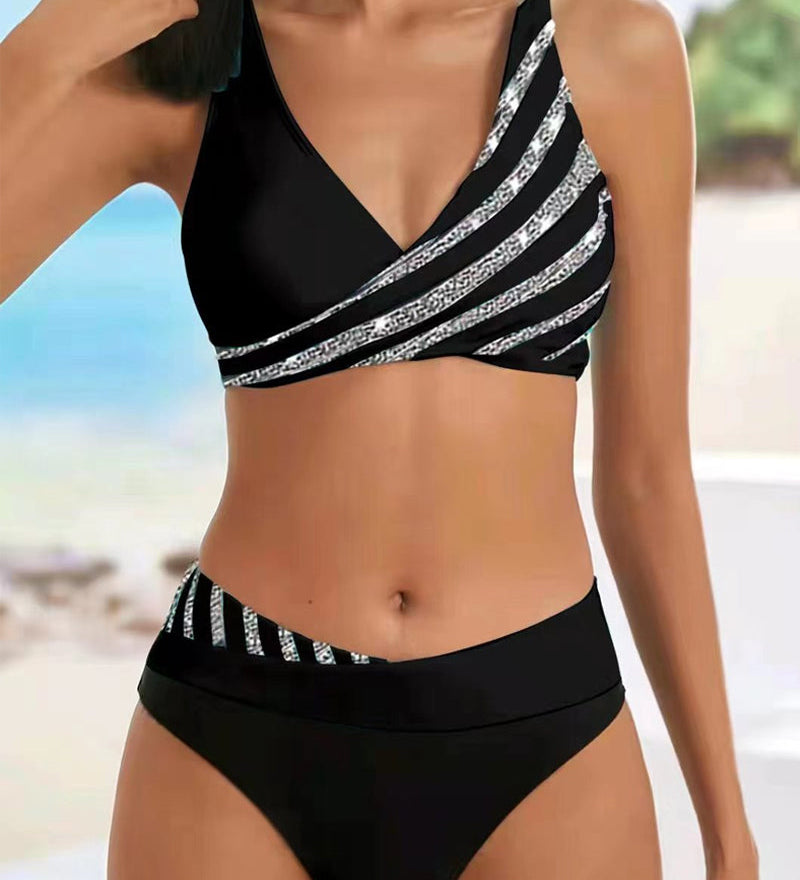 Patterned bikini in warm tones