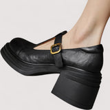 Vera - An elegant and comfortable model for every occasion