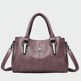 Elegant shoulder bag with a classic design