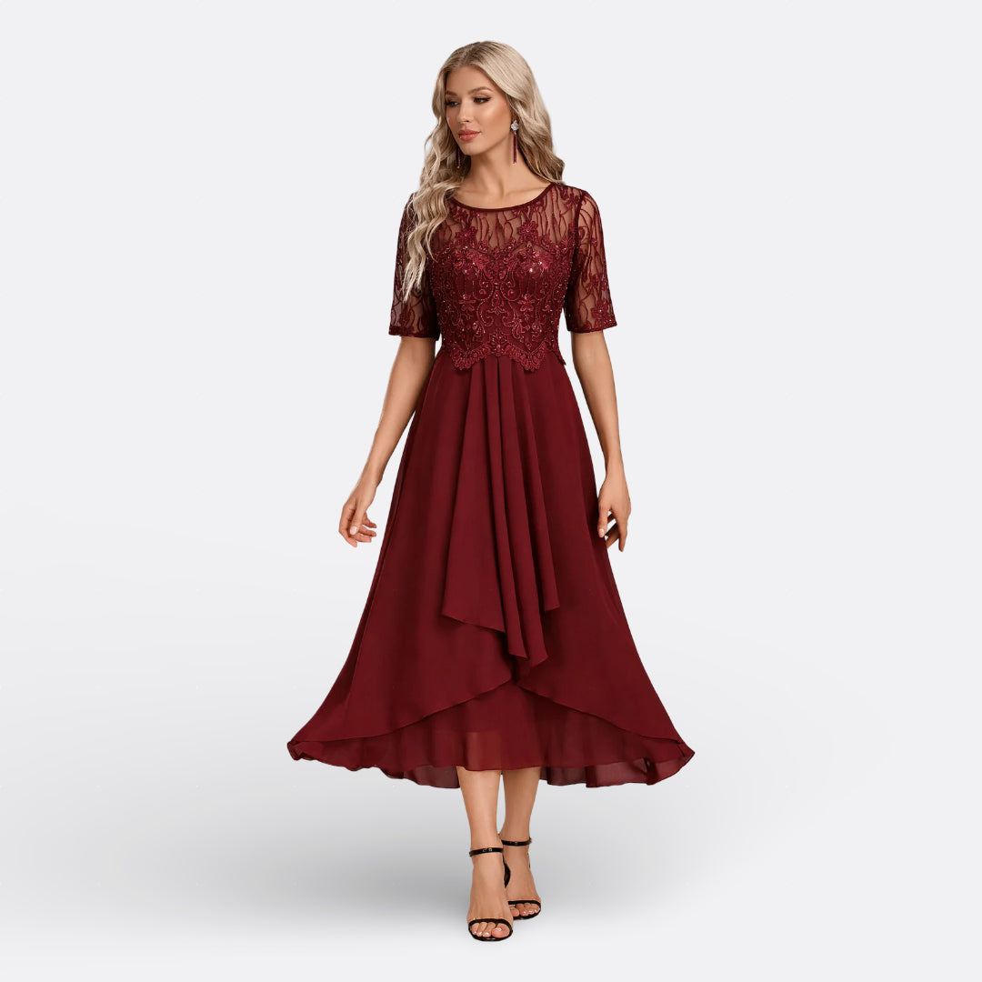 Mariana short-sleeved lace dress