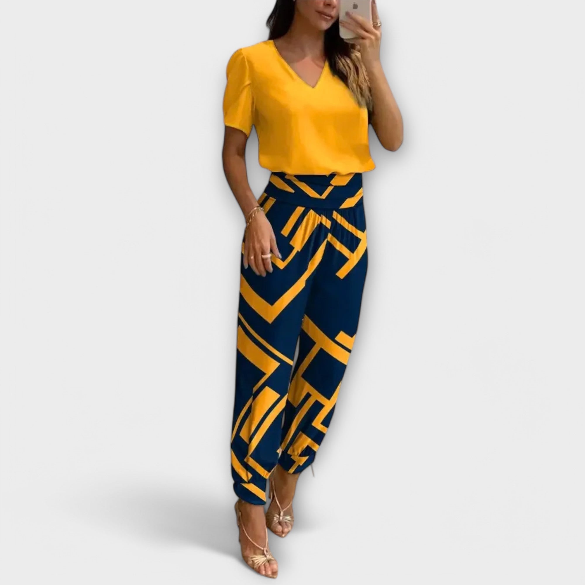 Irmelinda - Elegantan set majice i hlača
